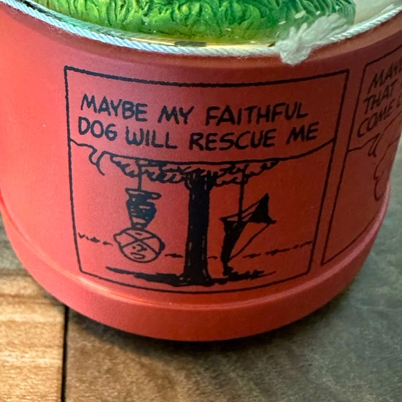 Peanuts Snowglobe - Picture 4 of 8